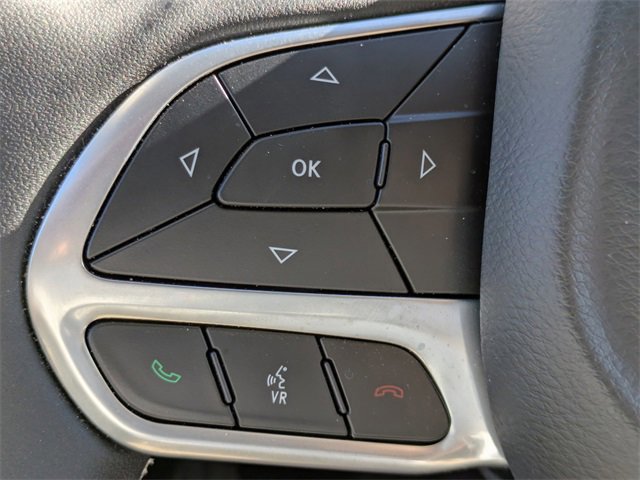 Used 2024 Chrysler Pacifica Limited image 25