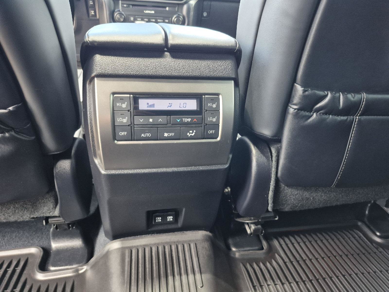 Used 2023 Lexus GX 460 Premium w/ Accessory Package AWD/4WD image 12