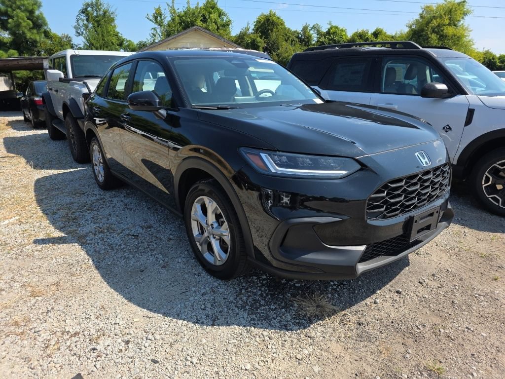 Used 2025 Honda HR-V LX image 2
