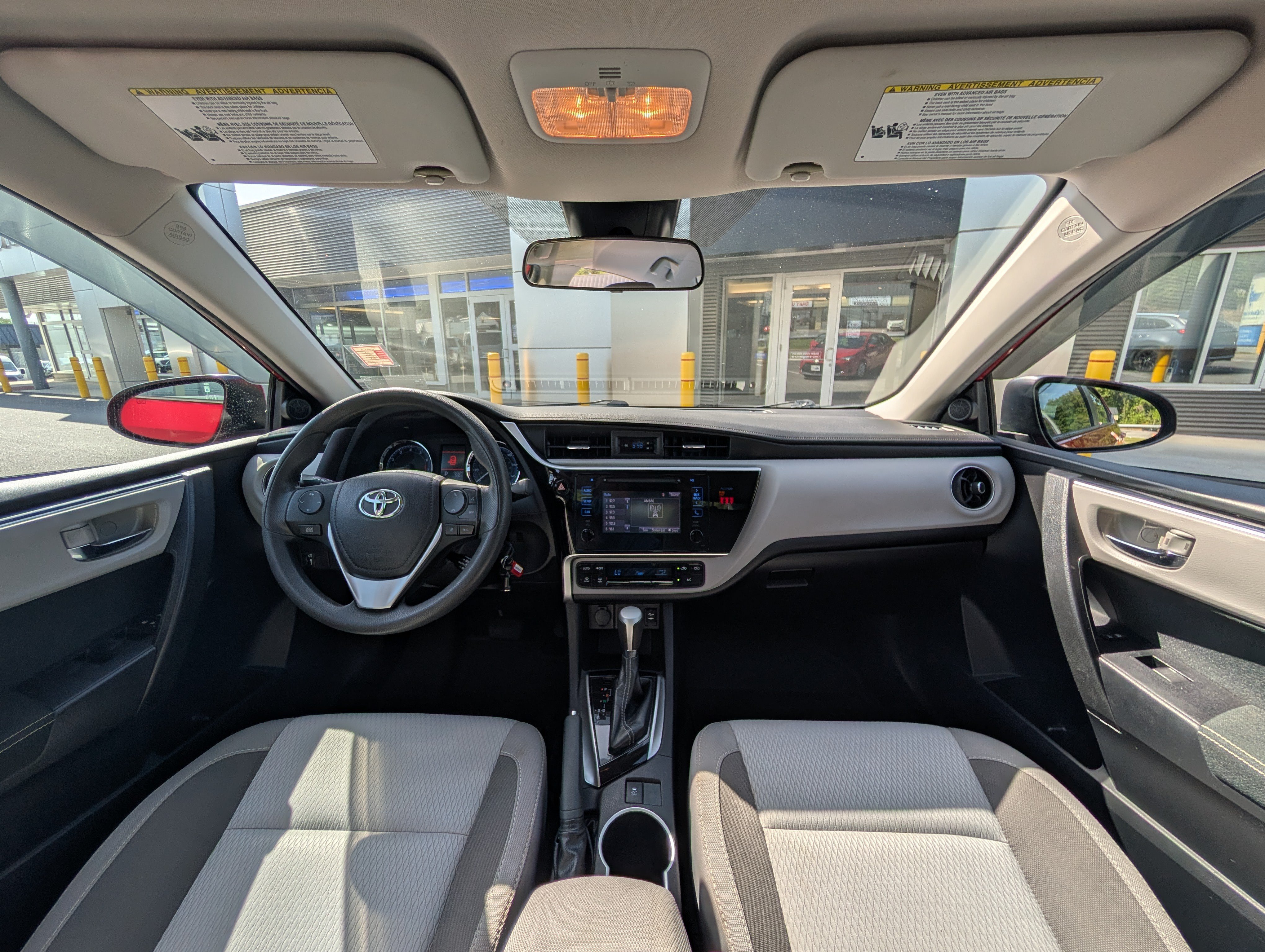 Used 2019 Toyota Corolla LE w/ Carpet Mat Package (TMS) FWD image 18