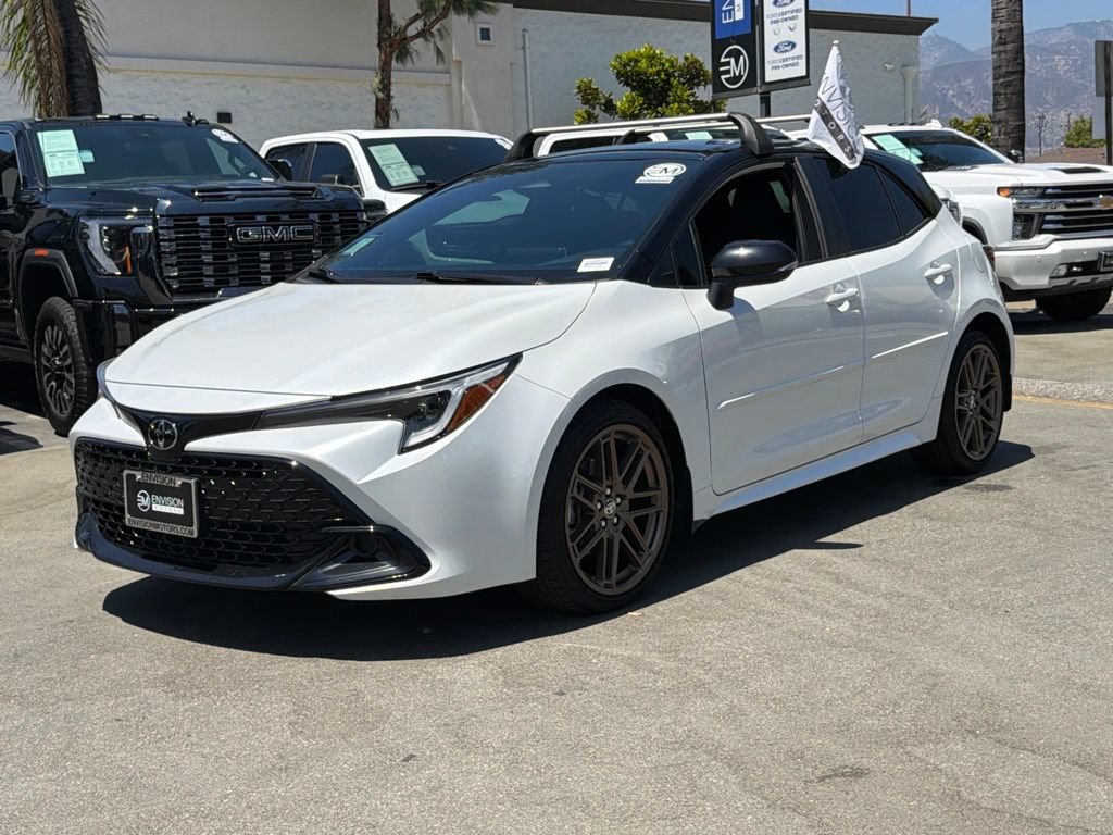 Used 2025 Toyota Corolla Hatchback w/ SE Package FWD image 6