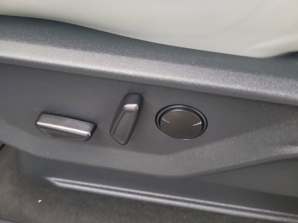 Certified 2025 Ford Expedition Platinum image 21