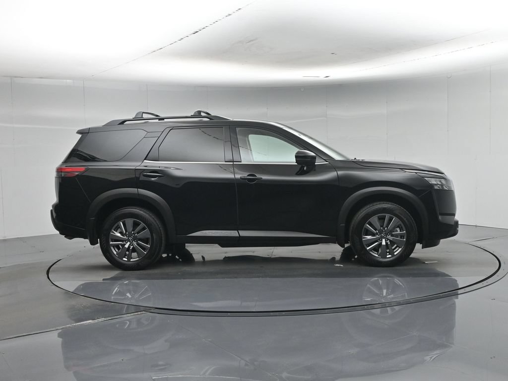 Used 2025 Nissan Pathfinder SV w/ SV Premium Package AWD/4WD image 30