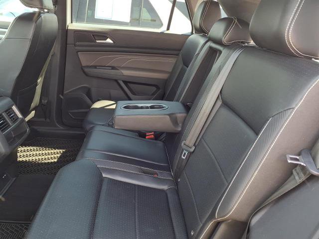 Used 2021 Volkswagen Atlas Cross Sport SE w/ Panoramic Sunroof Package FWD image 16