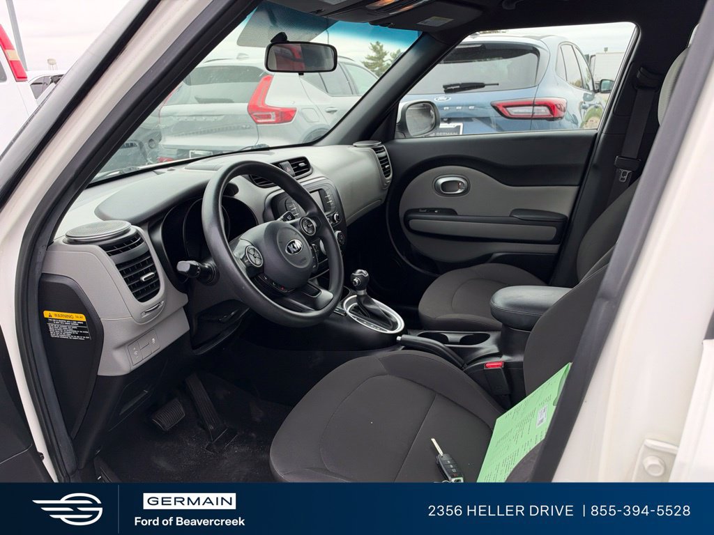 Used 2019 Kia Soul FWD image 2