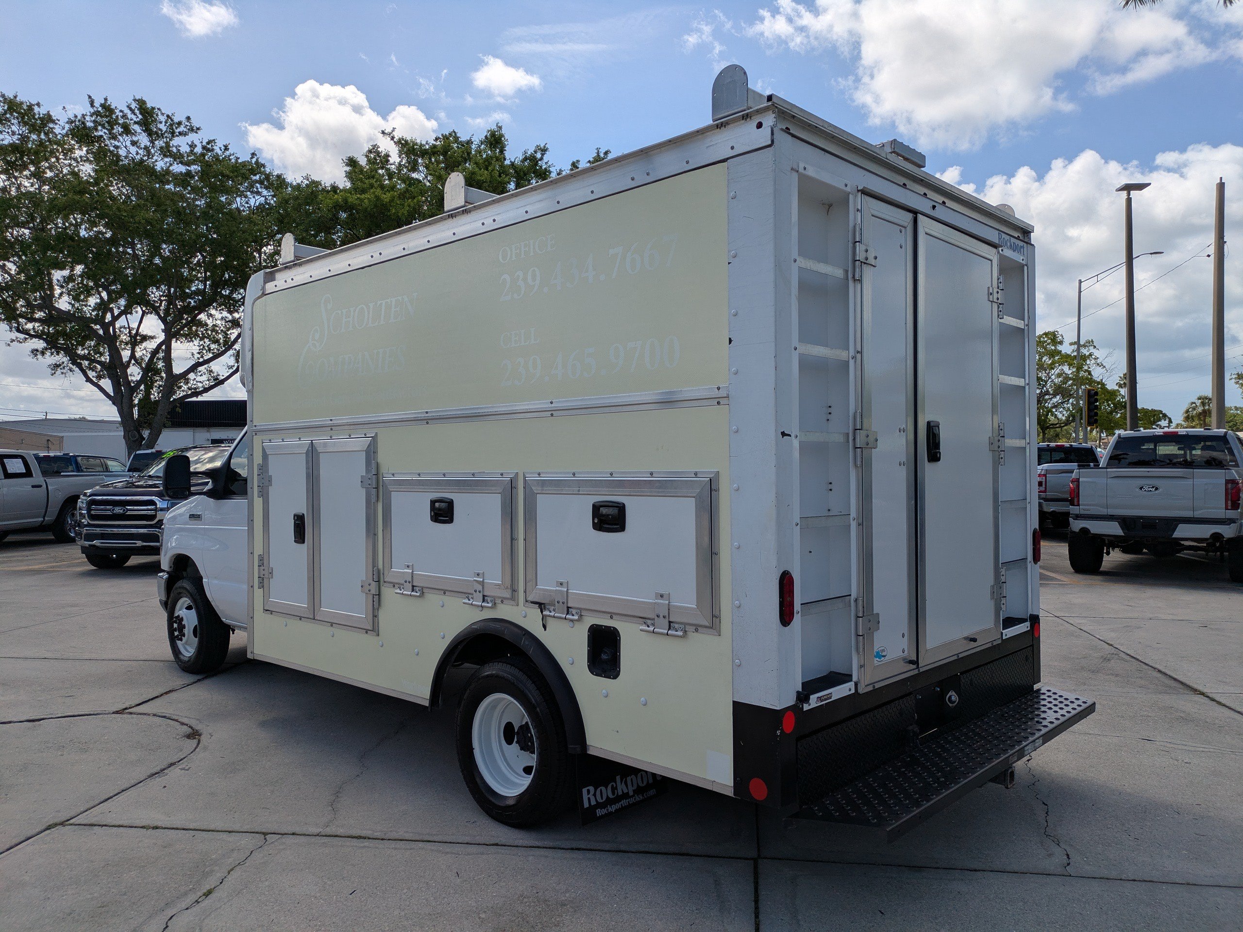 Certified 2023 Ford E-450 and Econoline 450 Super Duty w/ Power Windows & Locks Group RWD image 6