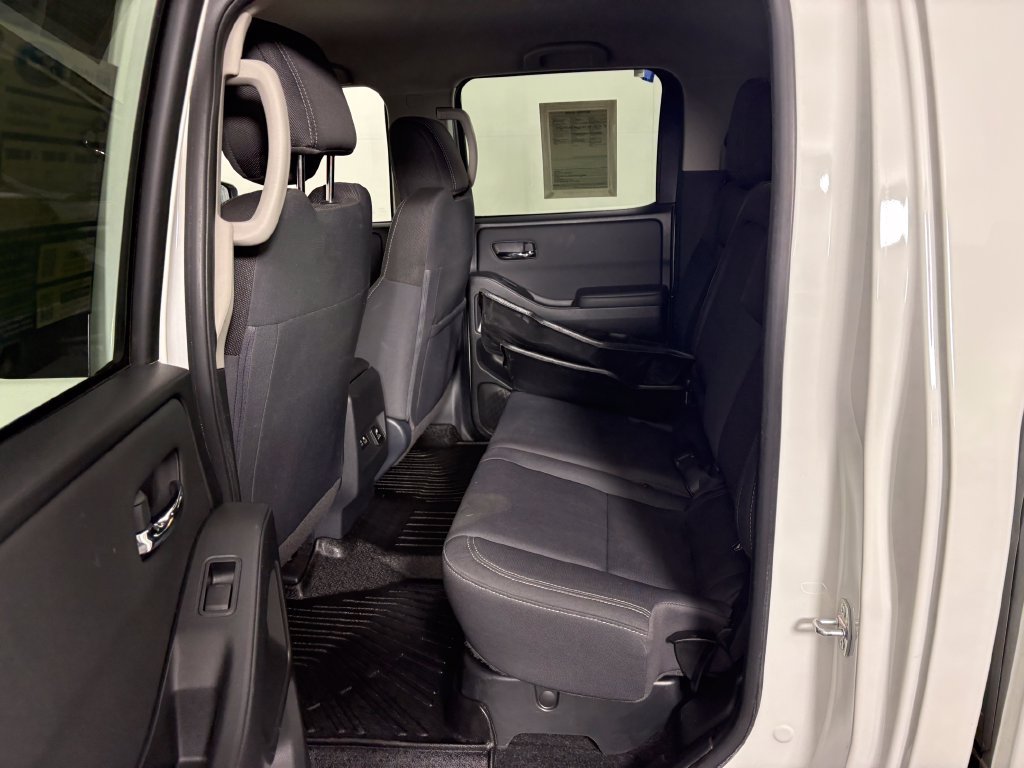 Used 2024 Nissan Frontier SV w/ SV Convenience Package AWD/4WD image 29