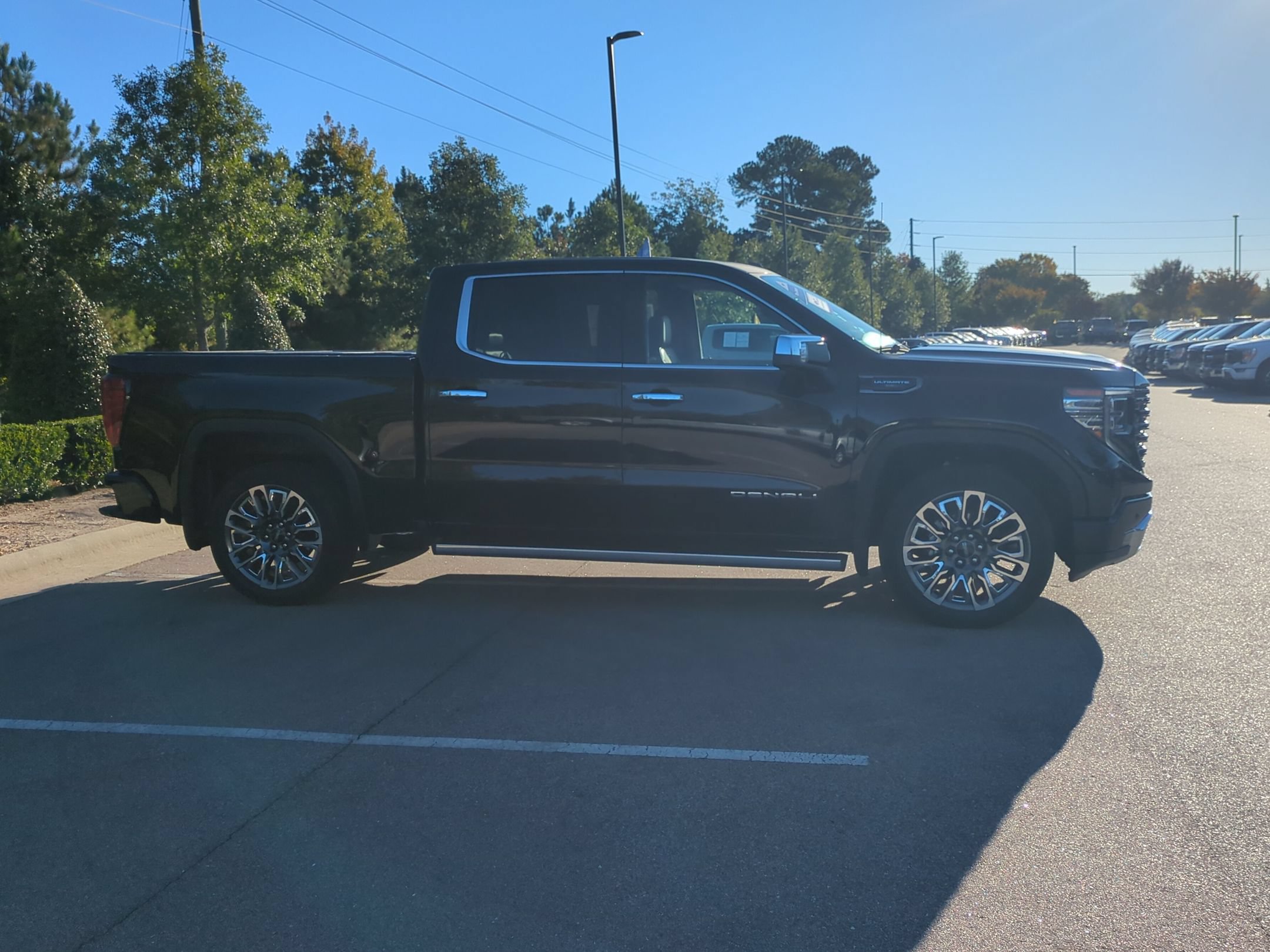 Used 2024 GMC Sierra 1500 Denali Ultimate AWD/4WD image 3