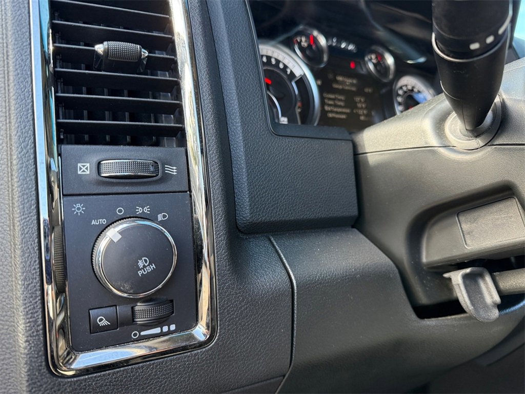 Used 2018 RAM 2500 Big Horn w/ Sport Appearance Group image 17