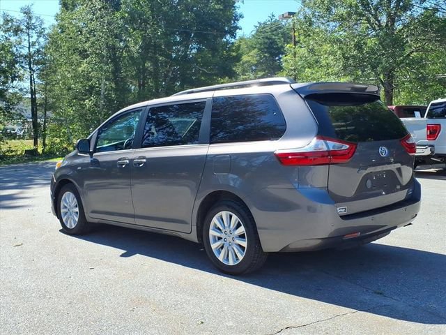 Used 2017 Toyota Sienna XLE w/ XLE Navigation Package AWD/4WD image 7