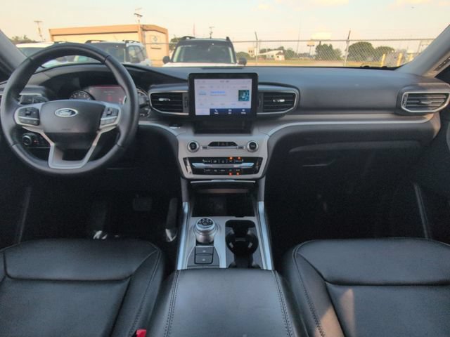 Certified 2023 Ford Explorer XLT w/ Equipment Group 202A AWD/4WD image 15