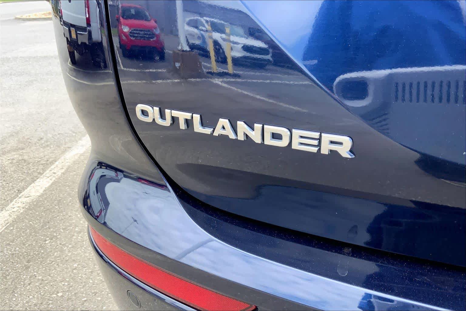 Used 2024 Mitsubishi Outlander SE FWD image 30