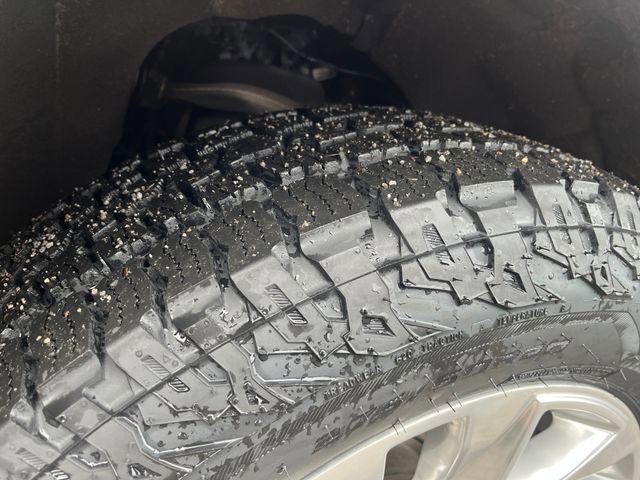 Used 2023 Chevrolet Suburban Premier image 27