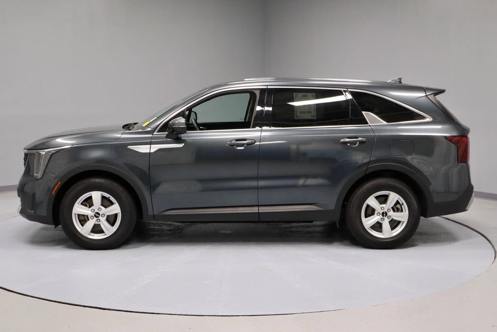 Used 2025 Kia Sorento LX FWD image 8
