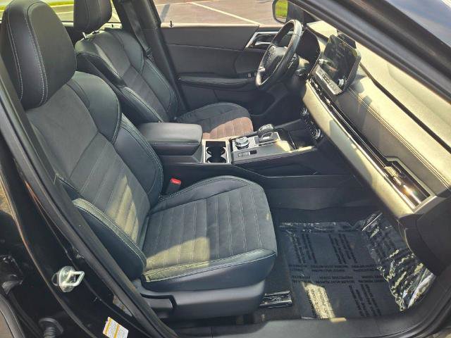 Used 2022 Mitsubishi Outlander SE AWD/4WD image 2