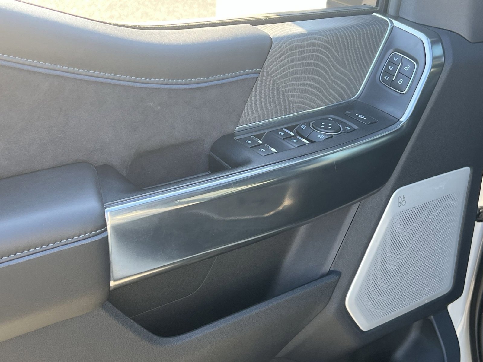 Certified 2025 Ford F350 Platinum w/ Tremor Off-Road Package image 15