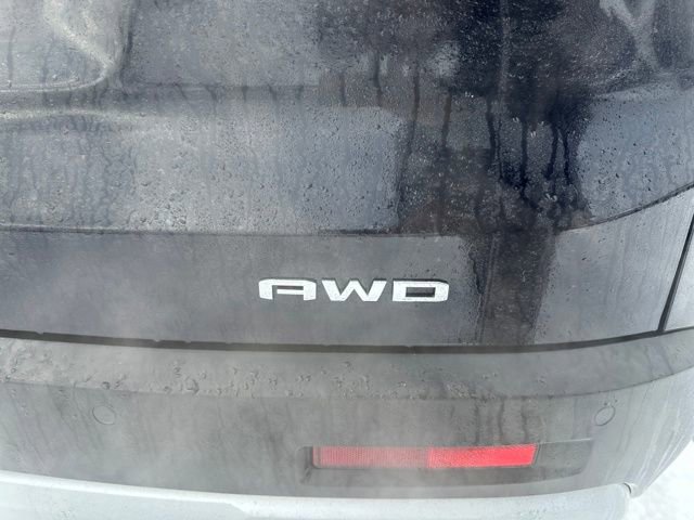 Used 2022 GMC Acadia SLE w/ Driver Convenience Package image 16