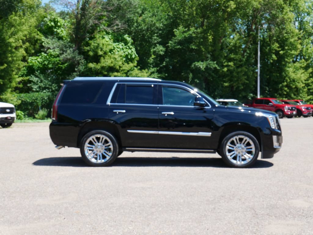 Used 2019 Cadillac Escalade Premium Luxury w/ LPO, Radiant Package AWD/4WD image 2