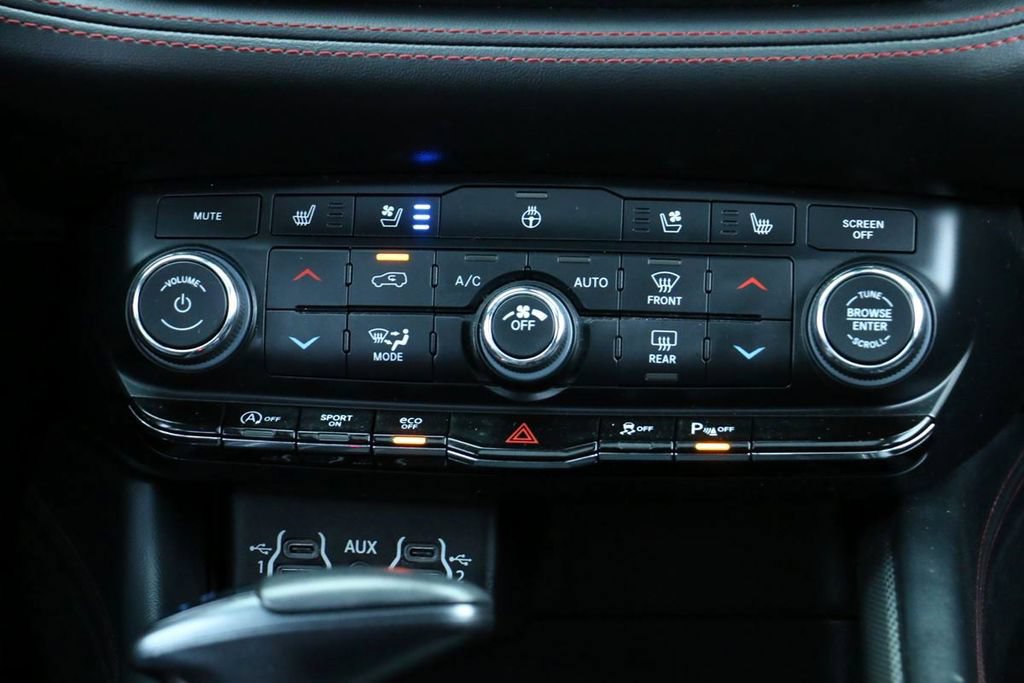 Used 2024 Dodge Durango GT RWD image 31