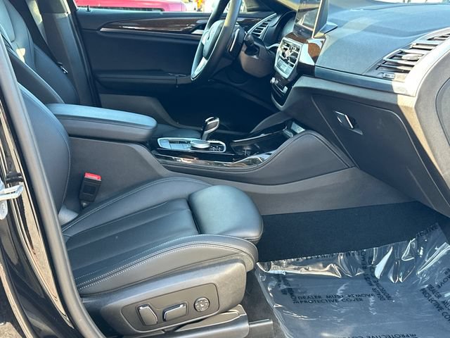 Used 2024 BMW X4 xDrive30i w/ Parking Assistance Package AWD/4WD image 15
