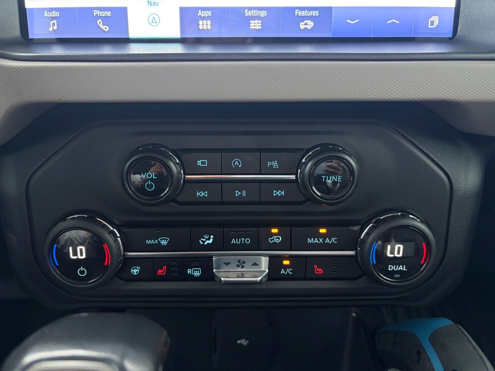 Certified 2024 Ford Bronco Wildtrak AWD/4WD image 17