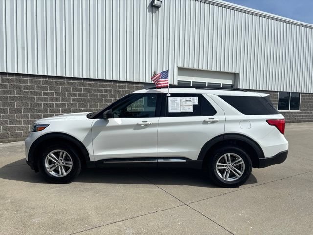 Certified 2024 Ford Explorer XLT w/ Equipment Group 202A AWD/4WD image 9