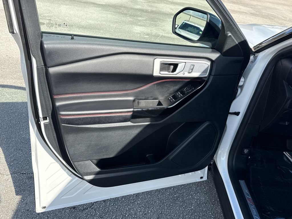 Certified 2022 Ford Explorer ST-Line image 13
