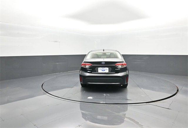 Used 2022 Toyota Corolla LE image 6