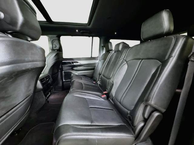 Used 2023 Jeep Wagoneer Series II RWD image 14