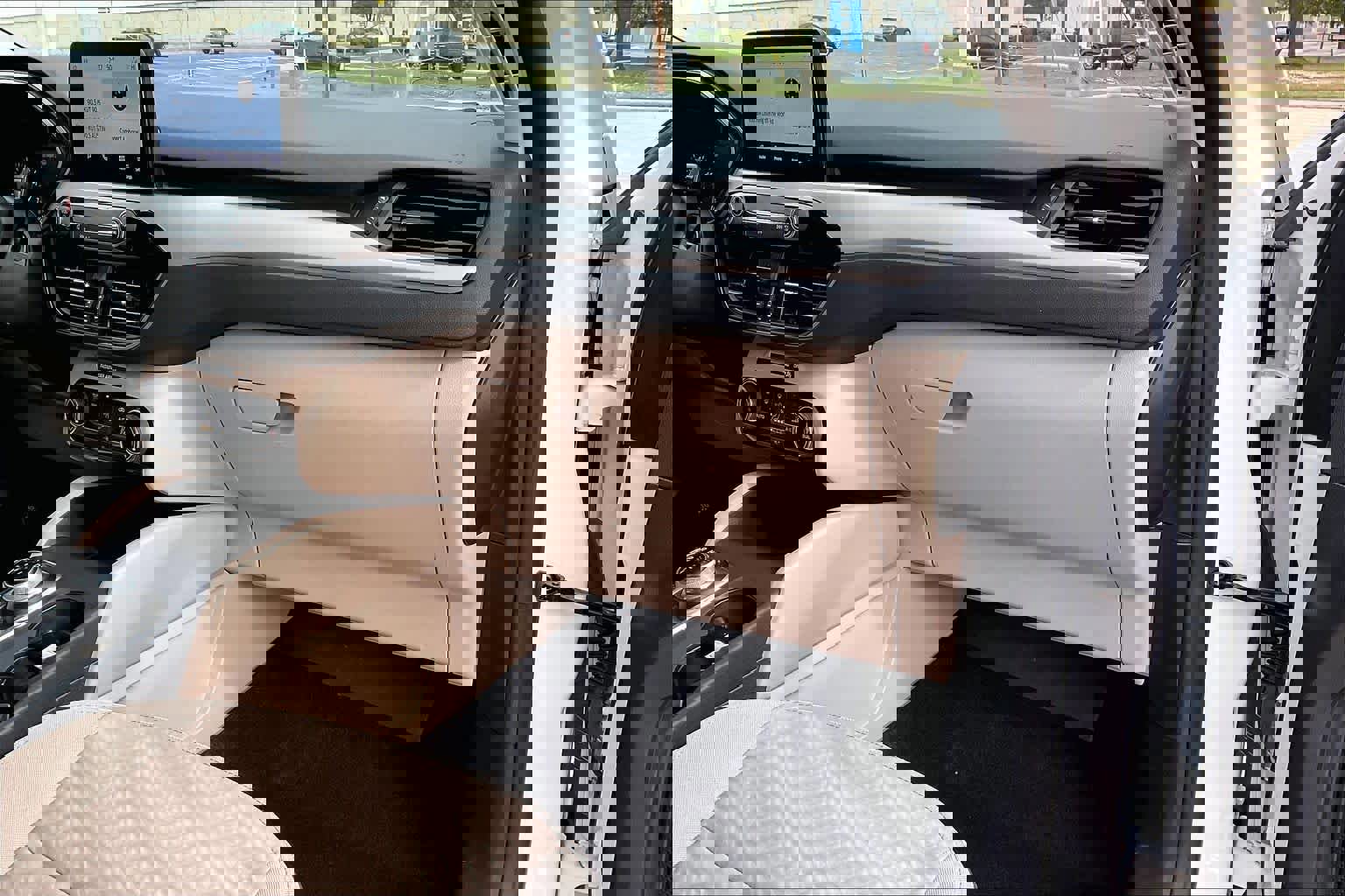 Certified 2022 Ford Escape SE w/ Convenience Package image 33