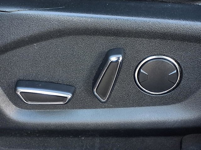 Certified 2018 Ford Explorer XLT w/ Equipment Group 202A image 7