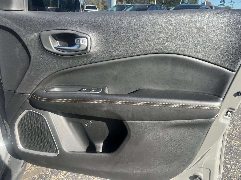 Used 2020 Jeep Compass Limited image 37