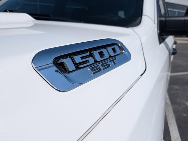 Used 2025 RAM 1500 Big Horn AWD/4WD image 9