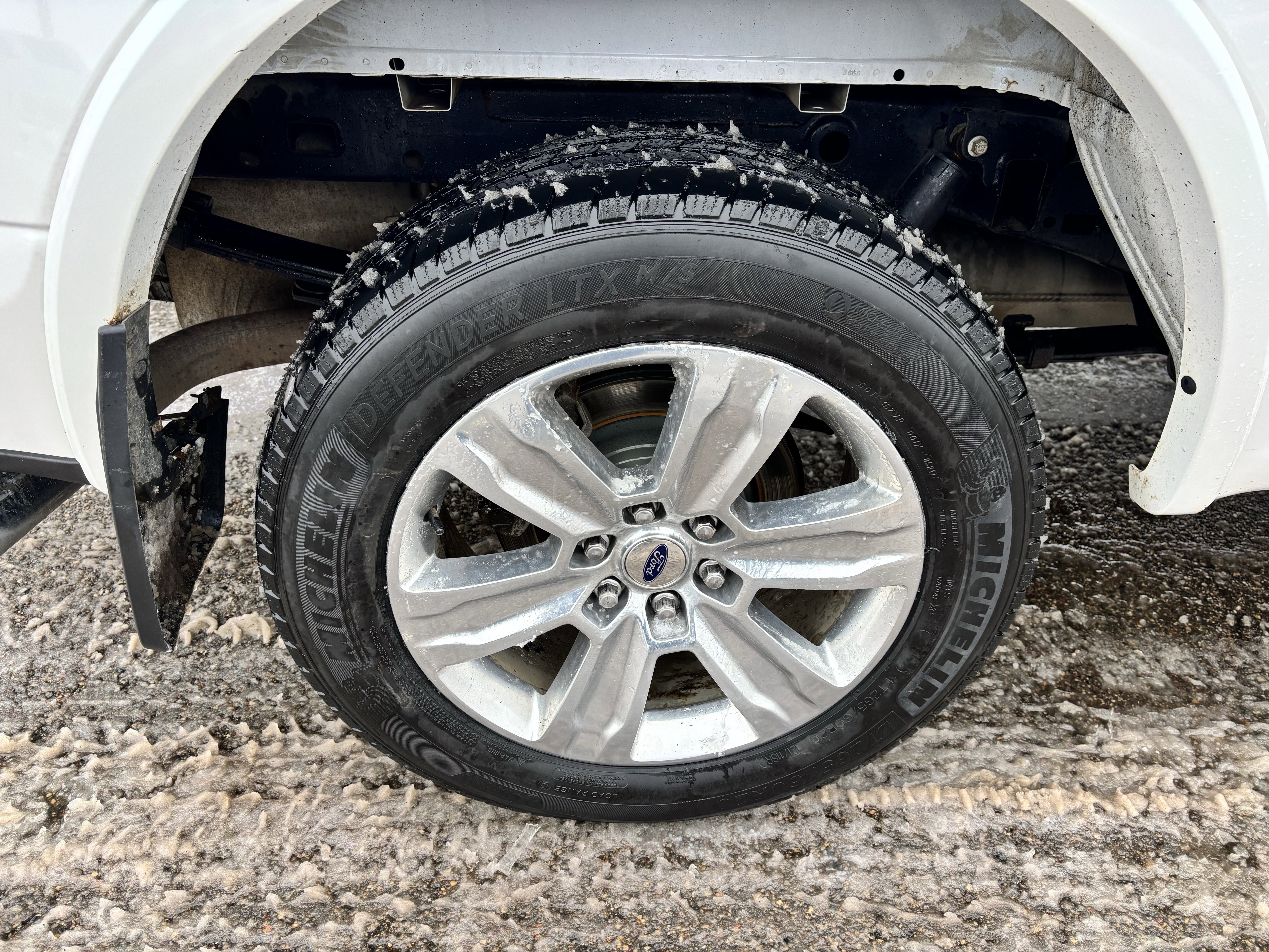 Certified 2017 Ford F150 Platinum w/ Equipment Group 701A Luxury image 17