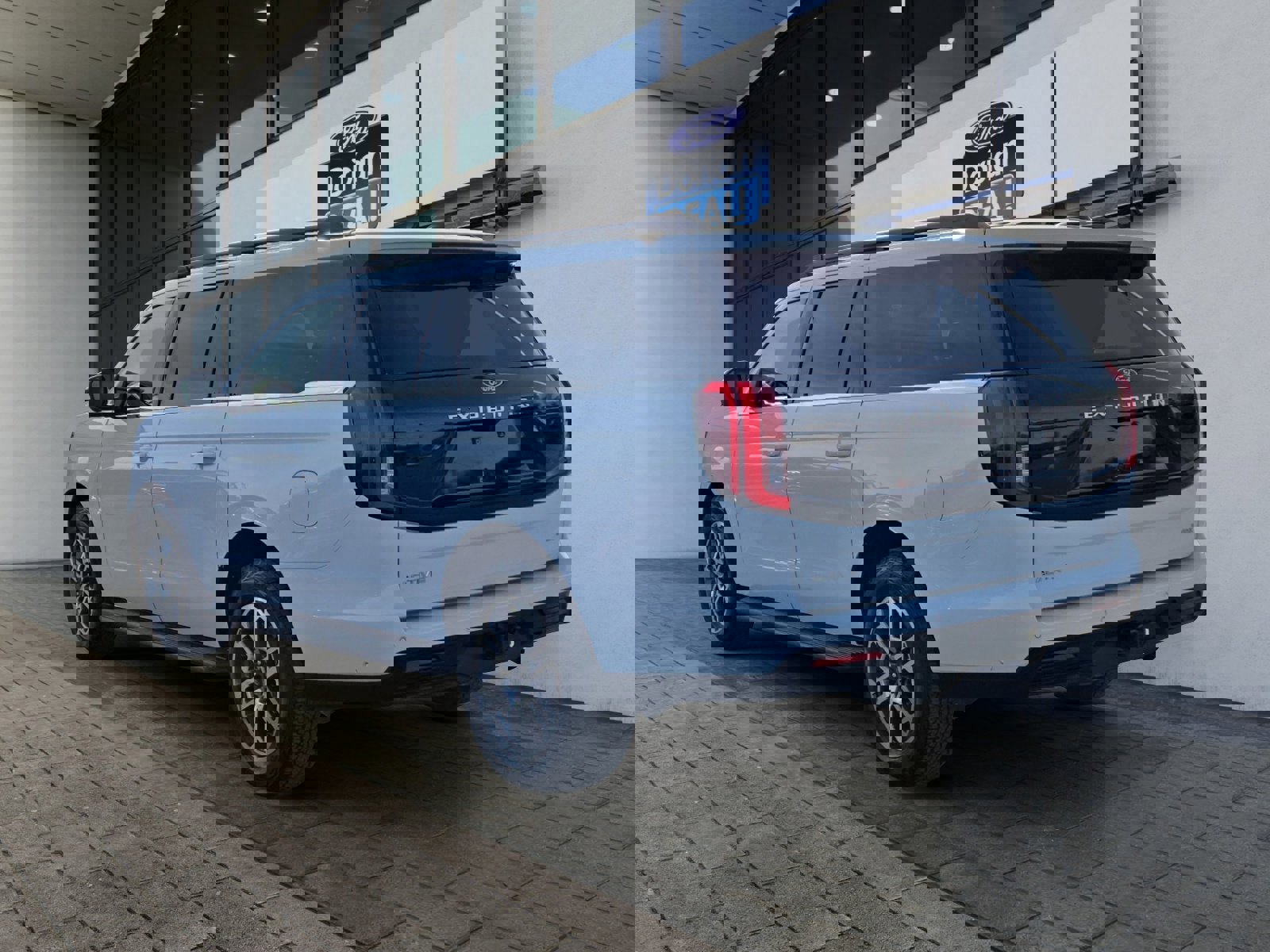 Certified 2025 Ford Expedition Max Active image 3