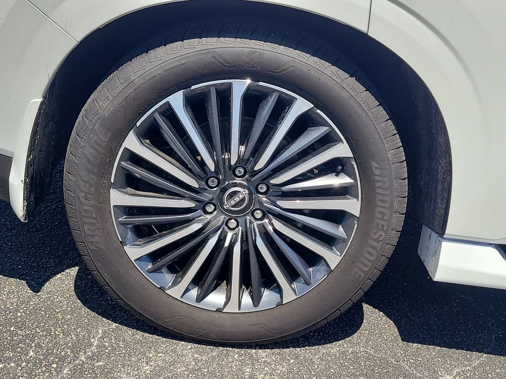 Used 2025 Nissan Armada Platinum Reserve RWD image 5