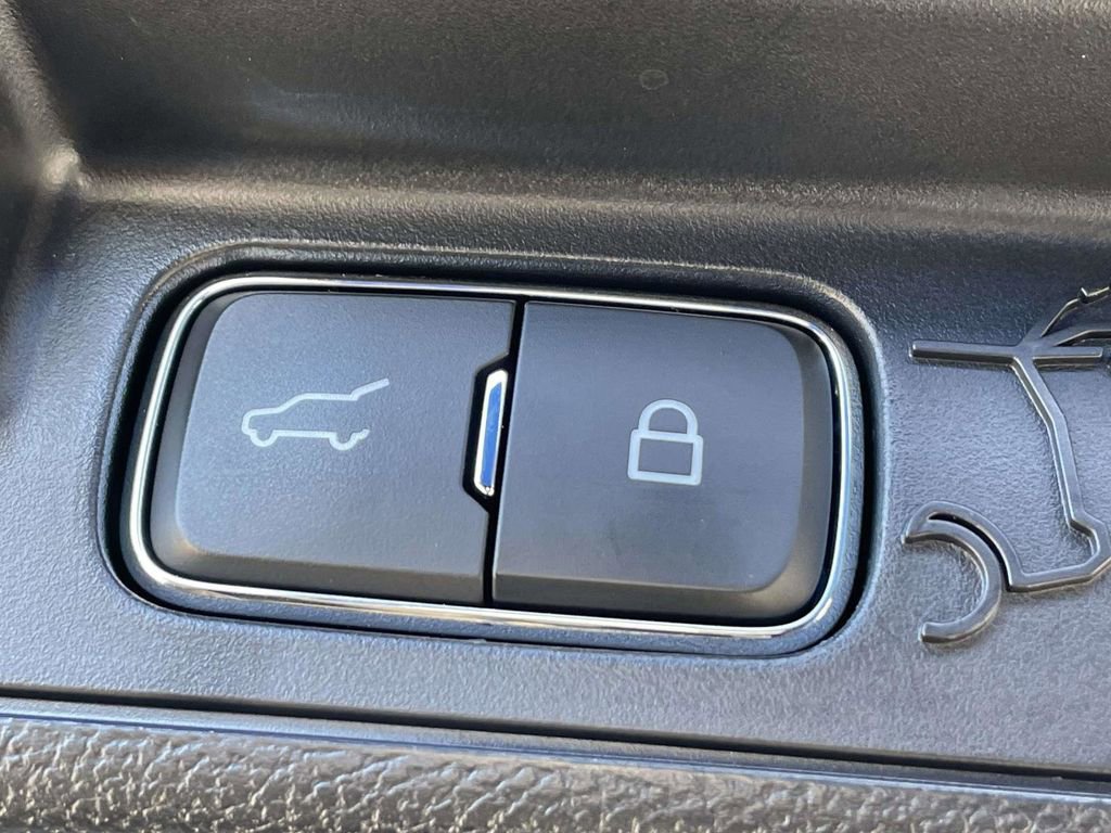 Certified 2023 Ford Explorer ST-Line w/ Class IV Trailer Tow Package image 10