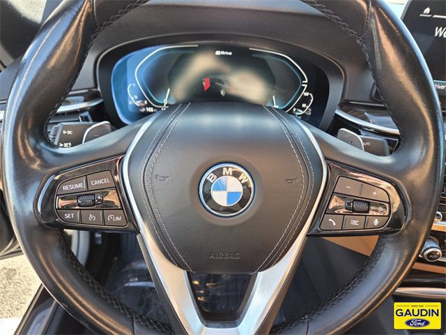 Used 2023 BMW 530e w/ Premium Package image 19