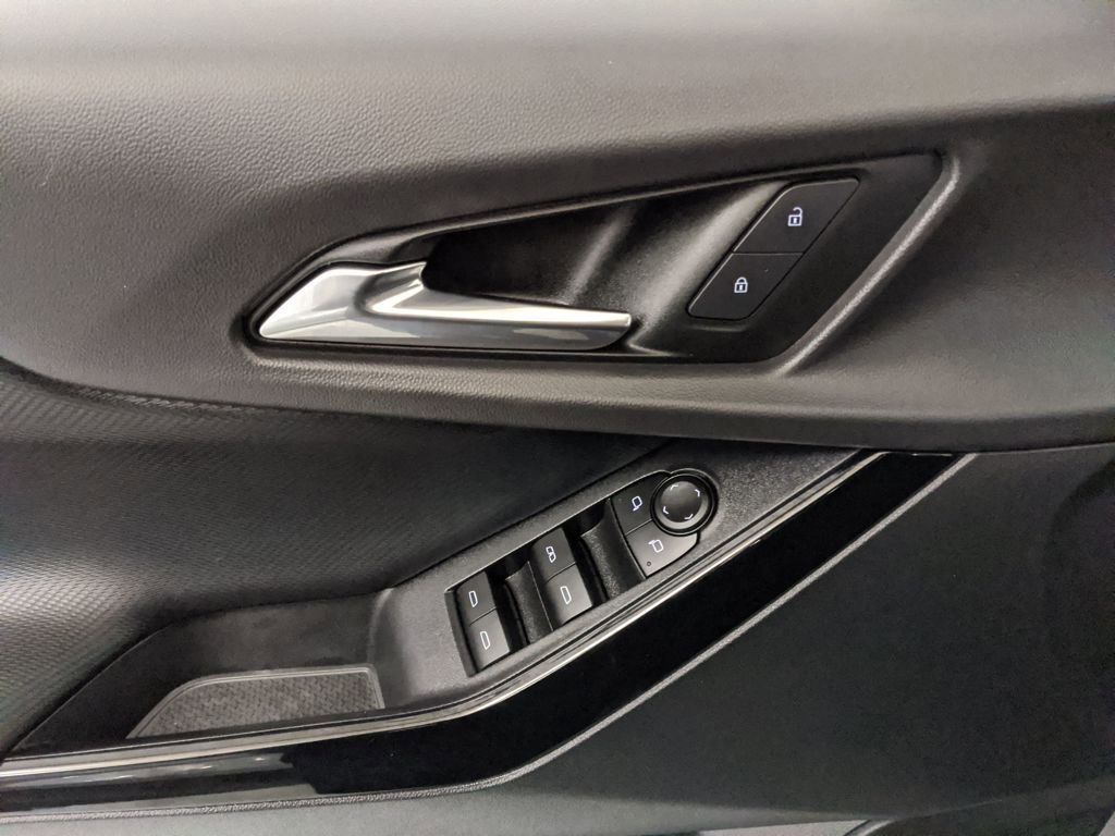 Used 2025 Chevrolet Equinox LT image 14