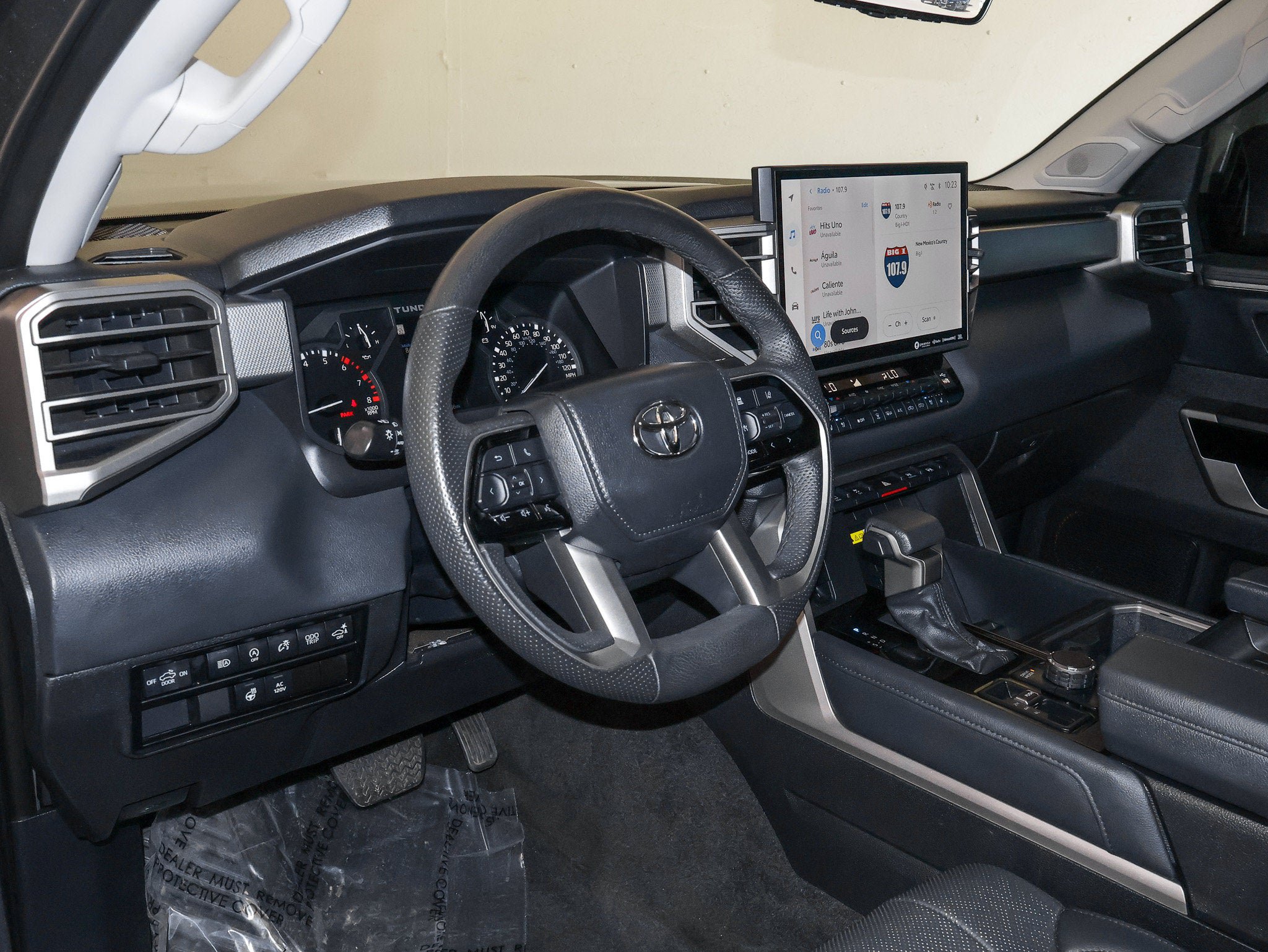 Used 2023 Toyota Tundra Limited AWD/4WD image 23