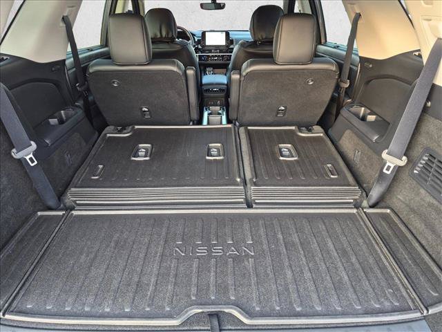 Used 2025 Nissan Pathfinder Platinum AWD/4WD image 6