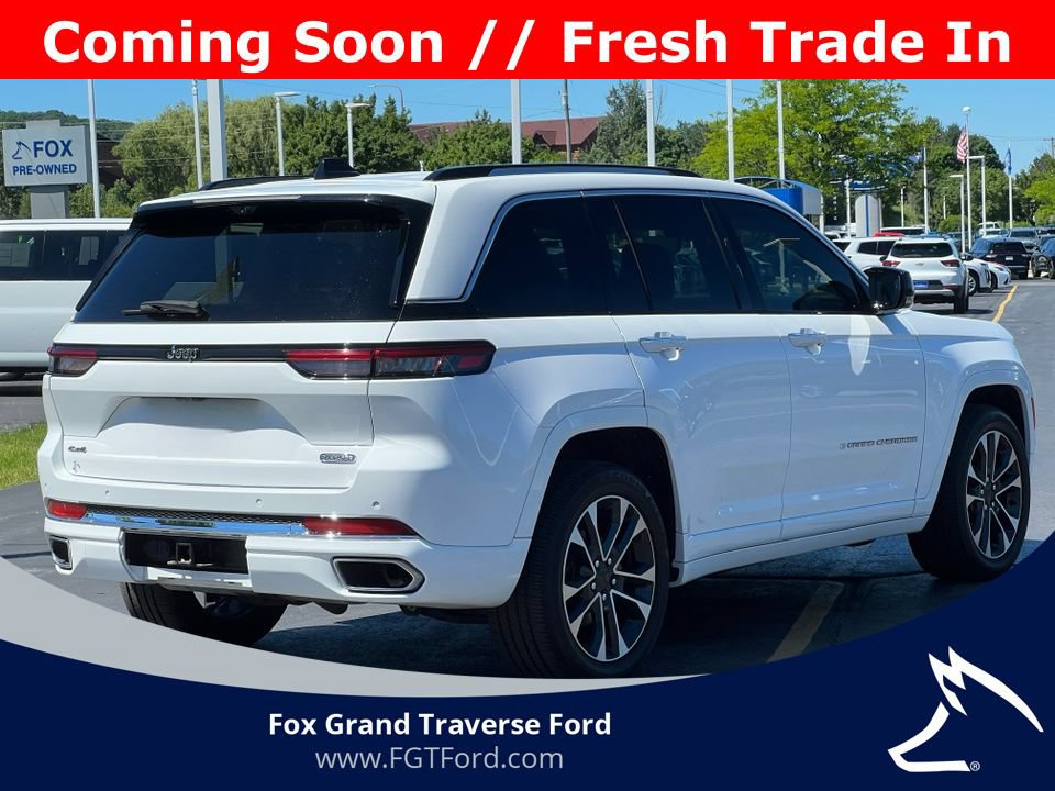 Used 2023 Jeep Grand Cherokee Overland w/ Luxury Tech Group IV AWD/4WD image 9