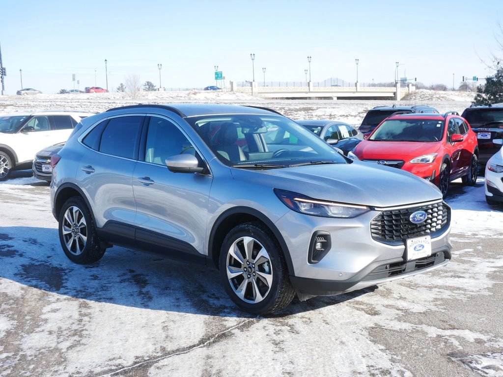 Certified 2024 Ford Escape Platinum image 3