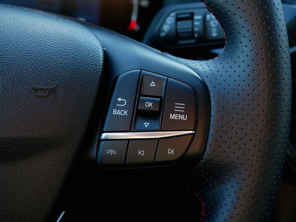 Certified 2025 Ford Escape ST-Line AWD/4WD image 18