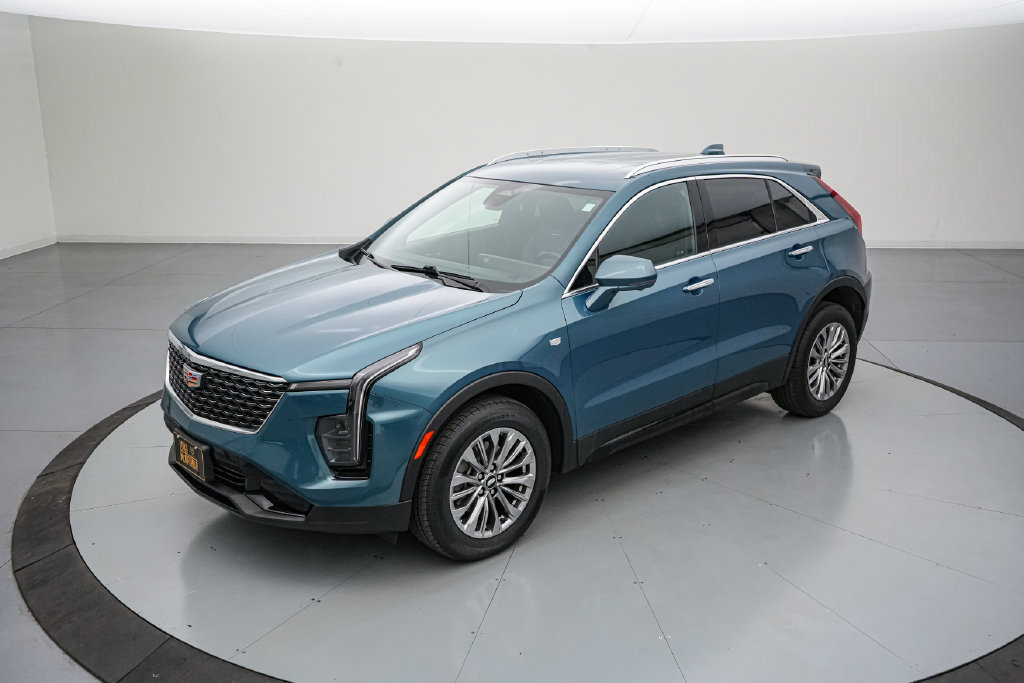 Used 2025 Cadillac XT4 Premium Luxury FWD image 8