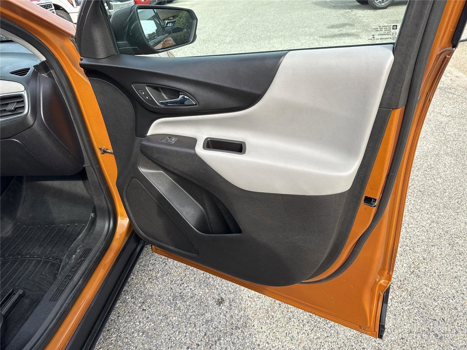 Used 2018 Chevrolet Equinox LS image 21