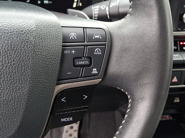Used 2025 Toyota Camry SE w/ Convenience Package FWD image 23