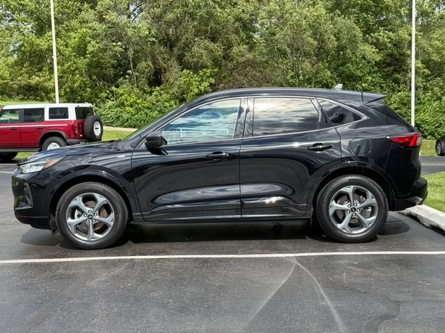 Certified 2023 Ford Escape ST-Line w/ Tech Pack #1 AWD/4WD image 4
