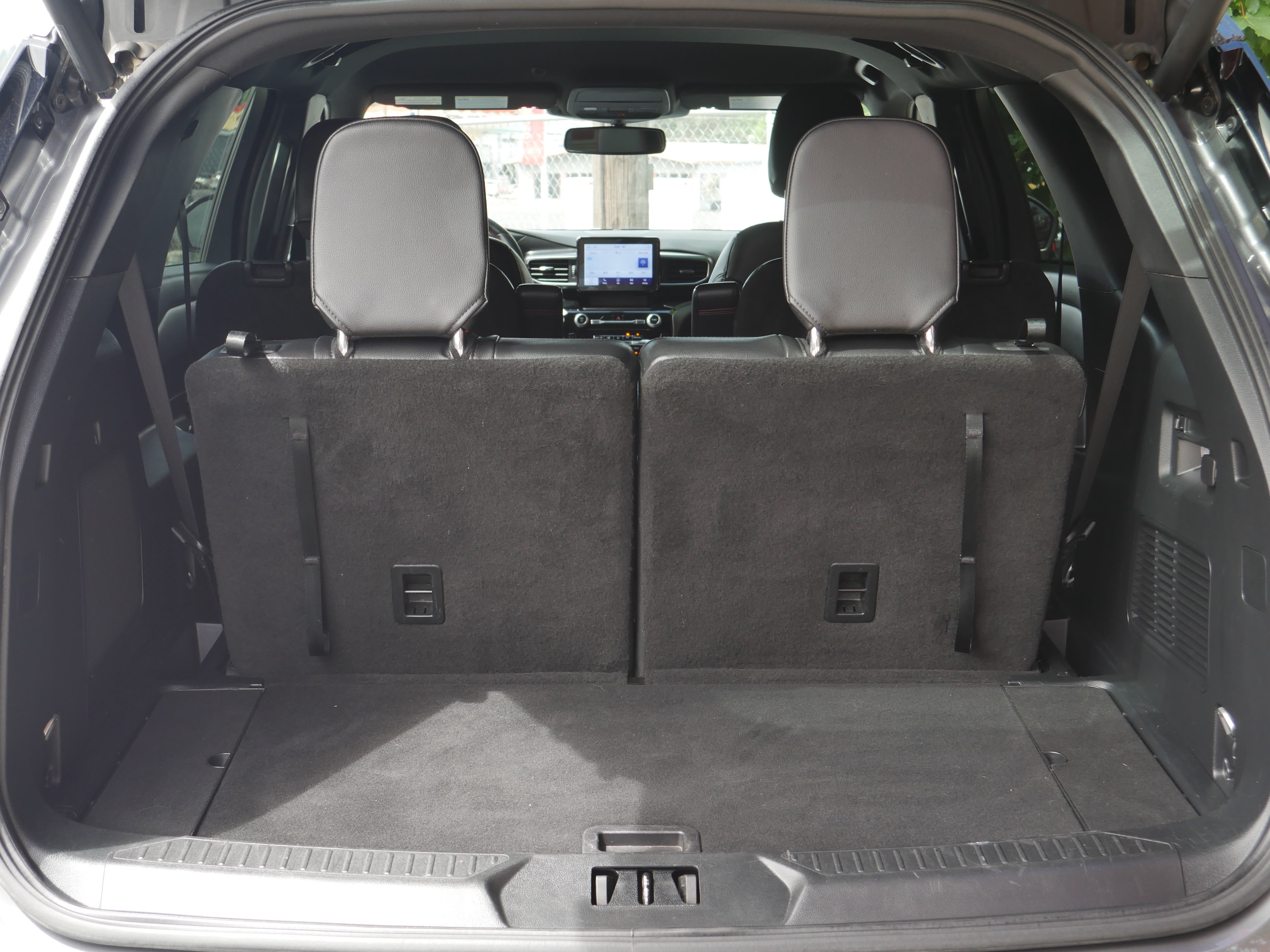 Certified 2023 Ford Explorer ST-Line w/ Class IV Trailer Tow Package AWD/4WD image 12