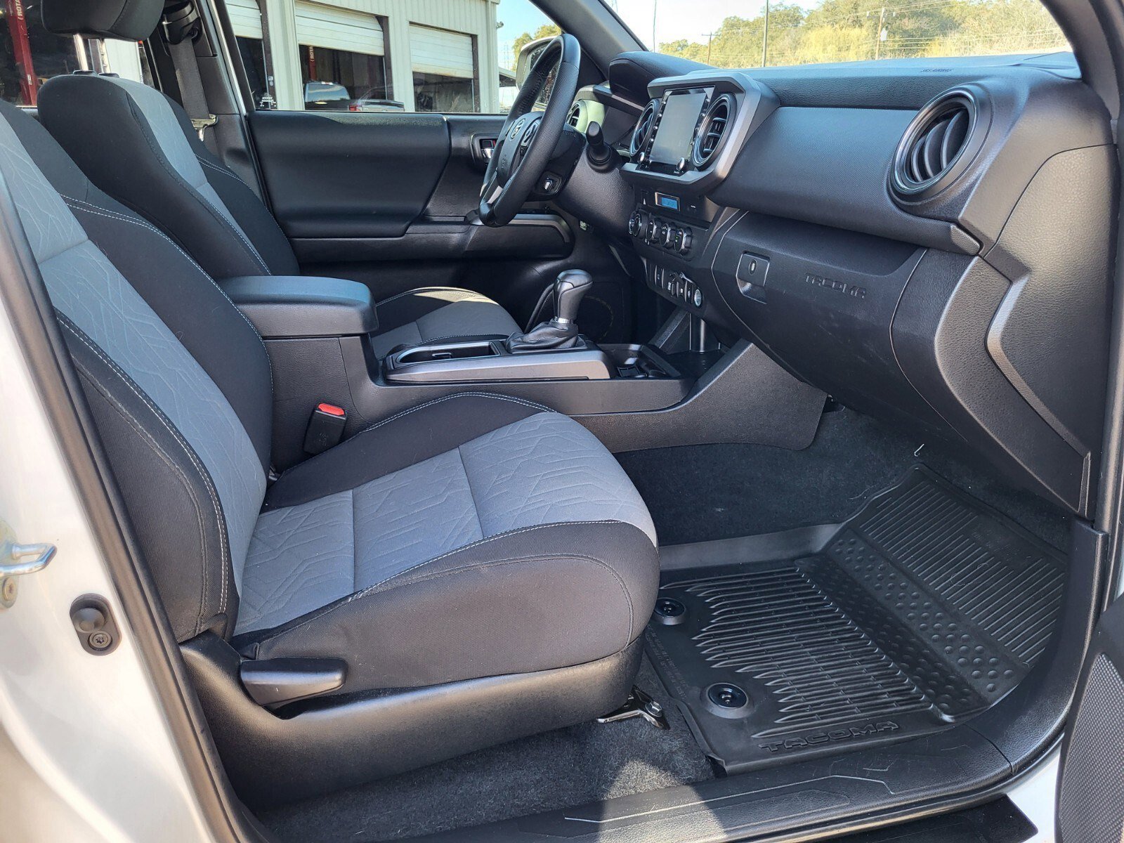 Used 2023 Toyota Tacoma TRD Sport image 12